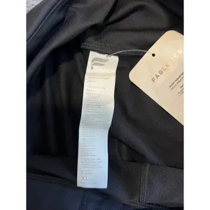 NWT Fabletics Oasis High-Waisted 7/8 Legging BLACK Size MEDIUM NEW w Tags‎ thumbnail 6