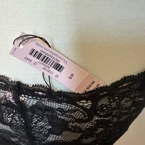 Victoria's Secret NWT black bralette/lace cami size Small thumbnail 3