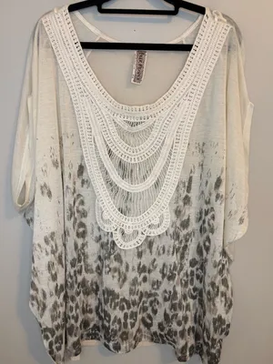 Free People Ivory Leopard Print Crochet Lace Boho Poncho Top M thumbnail 1
