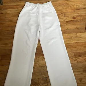 Abercrombie & Fitch ultra high wide leg size 27 4R white Women's thumbnail 3
