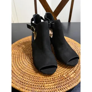 Giani‎ Bernini Womens Black Peep Toe Cutout Block Heel Ankle Boots Size 8 thumbnail 2