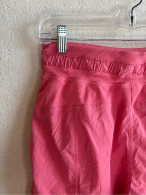 Lululemon Dance Studio Evolve High-Rise Relaxed Pink Shorts Size 4 thumbnail 5