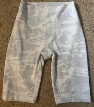 Lululemon Wunder Under High-Rise Shorts 10" thumbnail 4