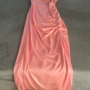 Jillumi pink maxi dress with sparkles, size S #glam #party Got for an event and arrived too late Never used and brand new Cinched waist area is adjustable thumbnail 5