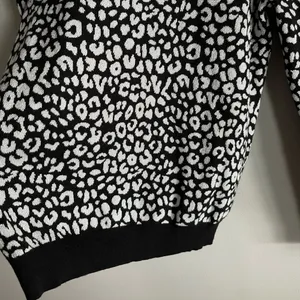 Ann Taylor Black White Leopard Print Crew Sweater Preppy Chic Cozy thumbnail 4
