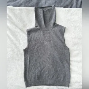 Brandy Melville Grey Crop Top thumbnail 3
