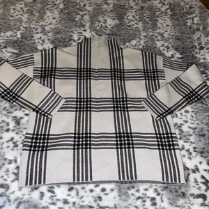 Tahari Mockneck sweater thumbnail 8