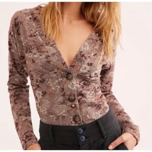 Free People Mulberry floral boho v-neck L cropped sweater thumbnail 1