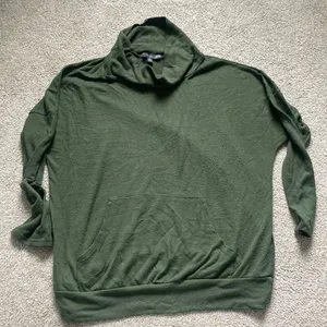 Green light weight sweater Size M thumbnail 2
