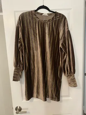 Love Riche Velvet Knee Length Long Sleeve Dress With Gold Detail thumbnail 1