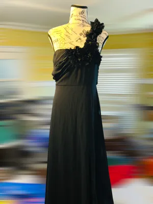Lulu’s Women’s Size Large Elegant Invite Black Ruffled One-Shoulder Maxi Dress thumbnail 4