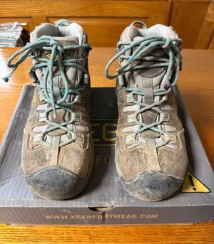 KEEN DETROIT XT MID ST Women’s 9 Wide thumbnail 1