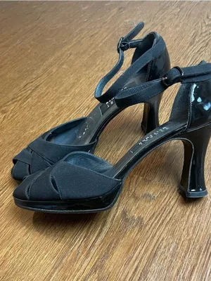 Vintage Stuart Weitzman Black Ankle-Strap Heels Size 7.5 thumbnail 5