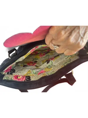 Vera Bradley tremendous tote quilted black w external pockets & drawstring nwot thumbnail 4