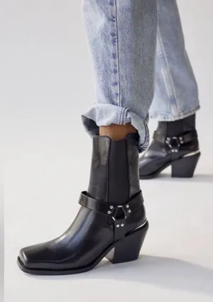🆕 Urban Outfitters | Uo Lola Square Toe Boot | Black | Size: 8 thumbnail 6