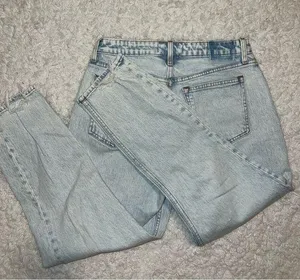 Abercrombie and Fitch Curve Love Light Wash The Mom High Rise Jean size 8 / 29 thumbnail 2