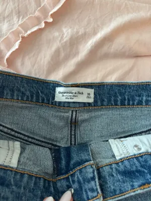 Abercrombie The A-Line Short Mid Rise 30 thumbnail 4