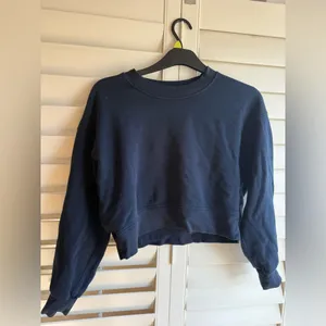 Lululemon True Navy Cropped Crewneck sz S thumbnail 4