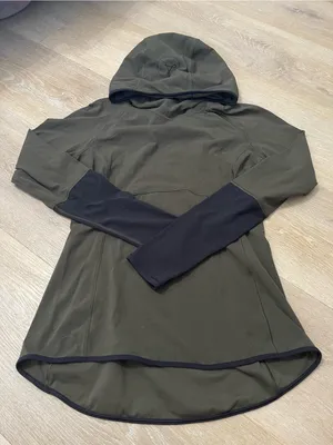 Lululemon Women's Long Sleeve Athletic Hoodie thumbnail 1