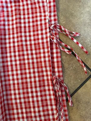 SHEIN red pants thumbnail 2