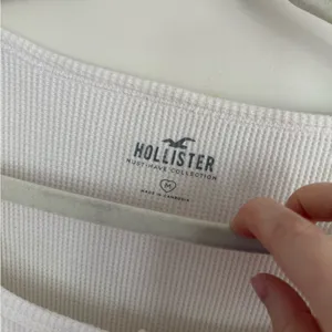 Hollister white long sleeve thumbnail 2
