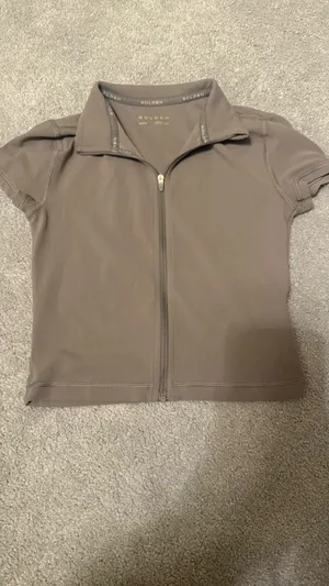 Aritzia golden butter workout set thumbnail 3