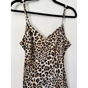NWT Lulus Leopard Print Satin V Neck Slip Dress Size Small thumbnail 3