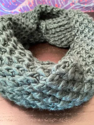 Old Navy Women's Teal Crochet Infinity Scarf thumbnail 2