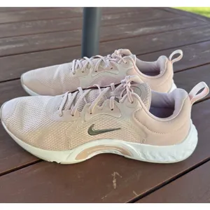 Nike Women Renew In-Season TR 11 Training Athletic Shoe 7.5 Pink DA1349-600 thumbnail 2