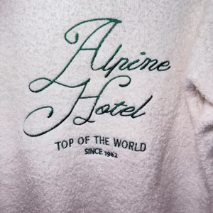 Universal Thread Women's Alpline Hotel Knit Boucie Crewneck Pullover Sweater‎ thumbnail 9