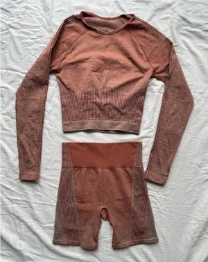 Fabletics Set Workout biker shorts and long sleeve top thumbnail 1