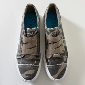 NEW Blowfish Marley Slip On Sneaker Natural Camouflage Canvas Brown Size 8.5 thumbnail 6
