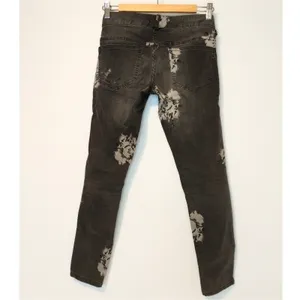 EUC Free People Dark Grey Floral Skinny Jeans thumbnail 4