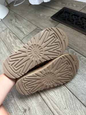 UGG Slippers thumbnail 3