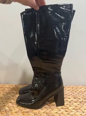 Princess Polly Black Knee-High Boots thumbnail 1
