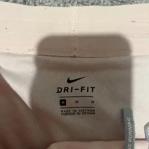Nike medium‎ pink shorts/skort thumbnail 7