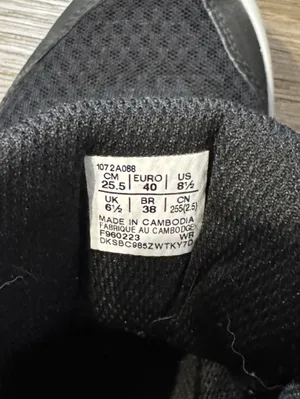 ASICS Upcourt 5 Black & White Volleyball Court Sneakers thumbnail 4