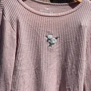 Hollister flowers embroidered cozy baby soft long sleeve tee thumbnail 5