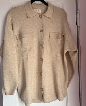 Wilfred Free Aritzia Beige Button Front Knit Shirt Jacket Size S thumbnail 1