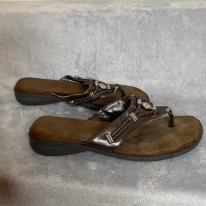 Women’s White Mountain Brown Cezar Silver Medallion Slip-on Sandal Shoes 9 thumbnail 2