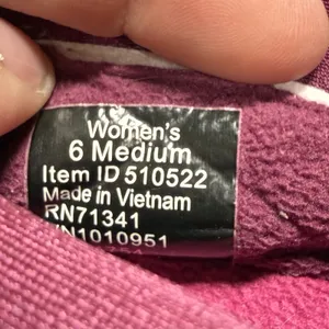 L.L. Bean‎ Quilted Ultralight Primaloft Waterproof Slip-On Shoes Berry Size 6 thumbnail 10