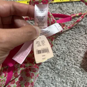 2006 Vintage Victoria's Secret Floral Babydoll Nightie and V-string panty set thumbnail 8