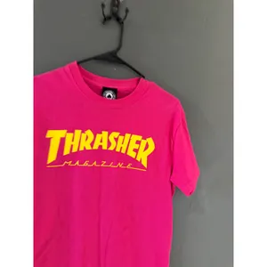 Thrasher Magazine Graphic T-Shirt Hot Pink Yellow Logo Skate Tee Womens Small thumbnail 2