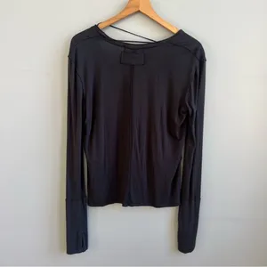Free People Fresh and Clean Long Sleeve Tee in black Size Medium thumbnail 8