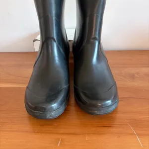 KORS Michael Kors Black Rubber Wedge Rain Boots Womens Size 8 Buckle Detail thumbnail 4