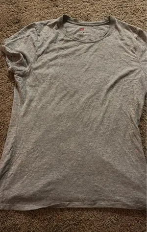 Gray shirt thumbnail 1