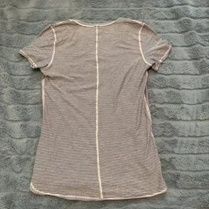 Lululemon Striped V Neck Tee Pima Cotton Black Cream Short Sleeve thumbnail 5