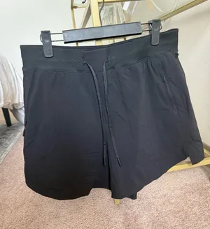 lululemon License to Train High-Rise Short 4" thumbnail 1