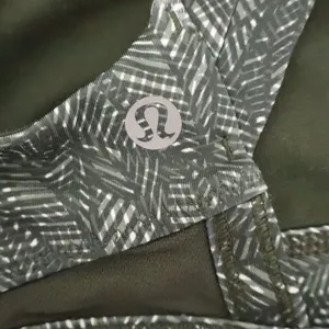 Lululemon Run Stuff Your Bra Womens Size 4 Green Stash Pockets Jazzy White Gator thumbnail 10