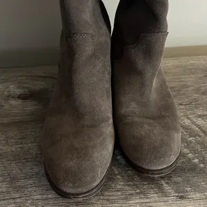 Frye & Co Tania Suede Riding Boots Pull On Brown Taupe Women’s Size 8 thumbnail 4
